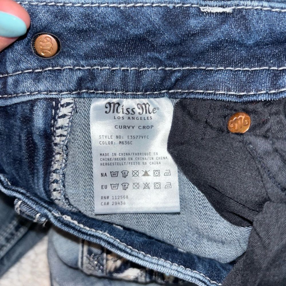 Miss Me Jeans - Picture 3 of 4